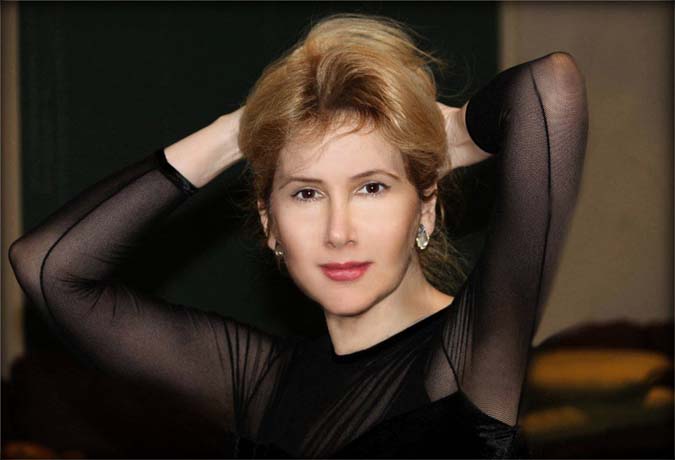 Dr. Lydia Fucsko